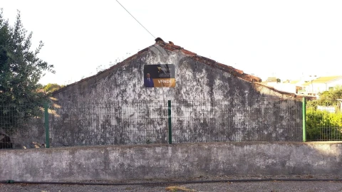 Moradia T3 para Venda em Santa Margarida da Coutada