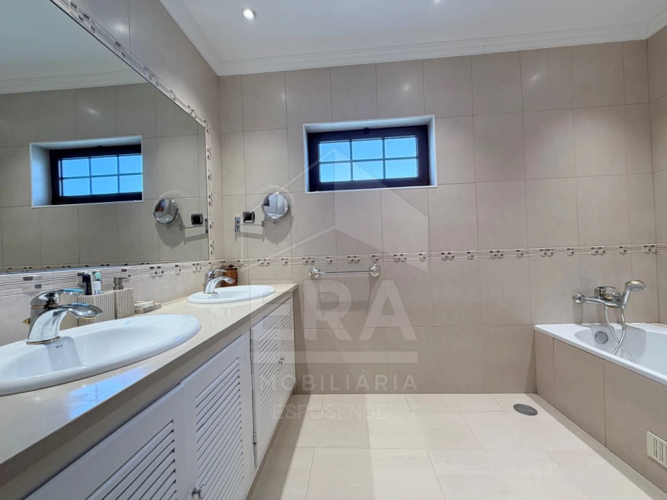 Moradia T5 para Venda em Antas Foto 15