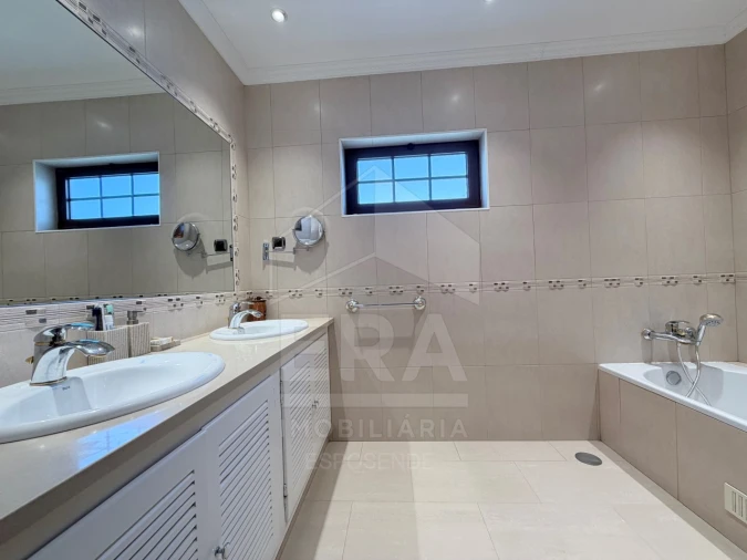 Moradia T5 para Venda em Antas Foto 15