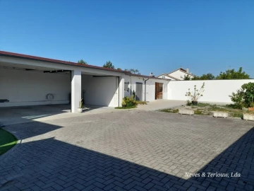 Moradia T2 para Venda em Monte Redondo e Carreira