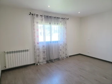 Moradia T2 para Venda em Monte Redondo e Carreira