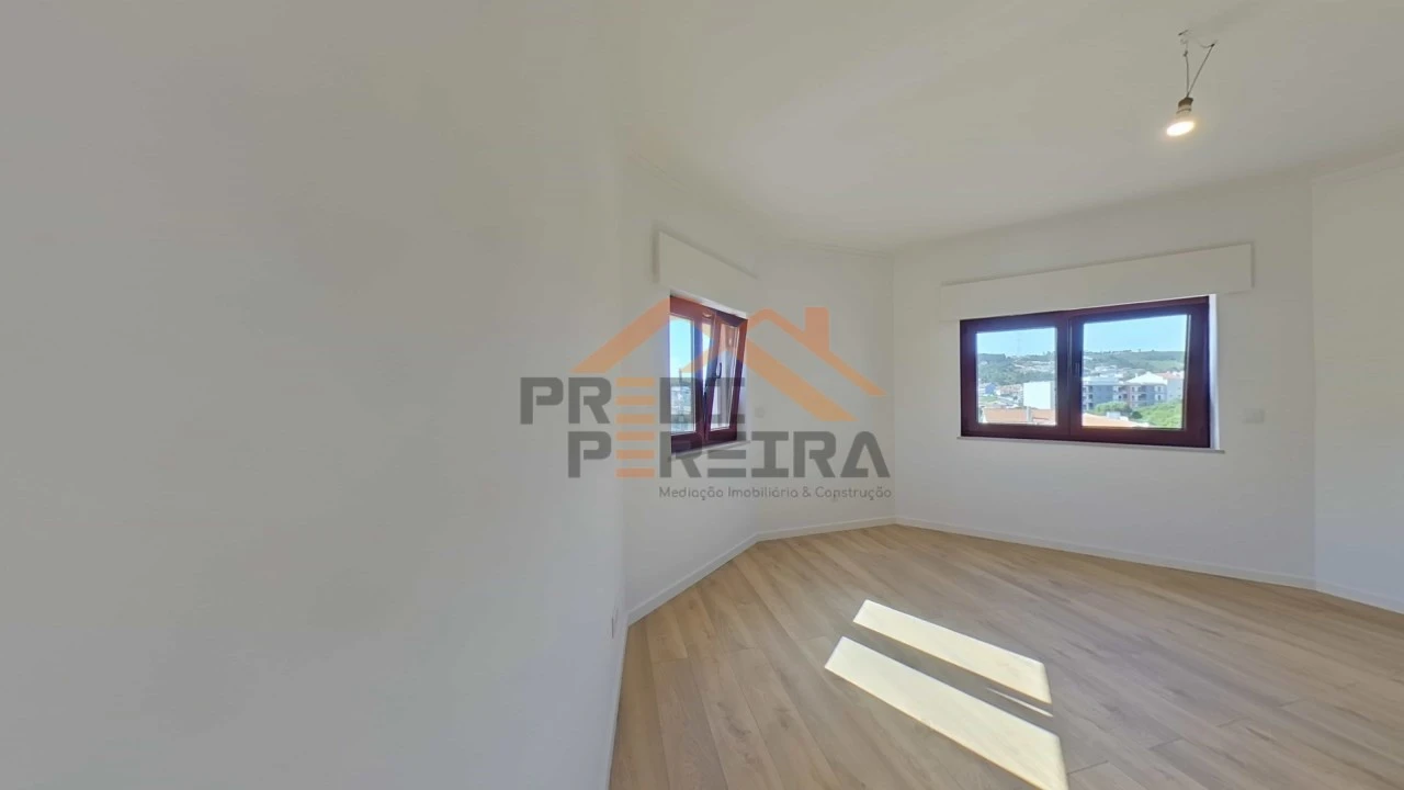 Apartamento T3 para Venda em Casal de Cambra Foto 6