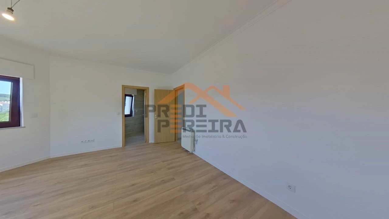 Apartamento T3 para Venda em Casal de Cambra Foto 7