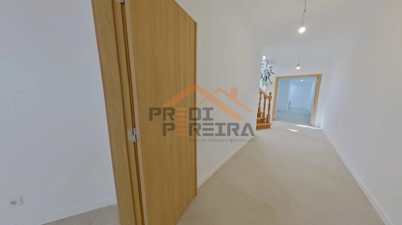Apartamento T3 para Venda em Casal de Cambra Foto 14