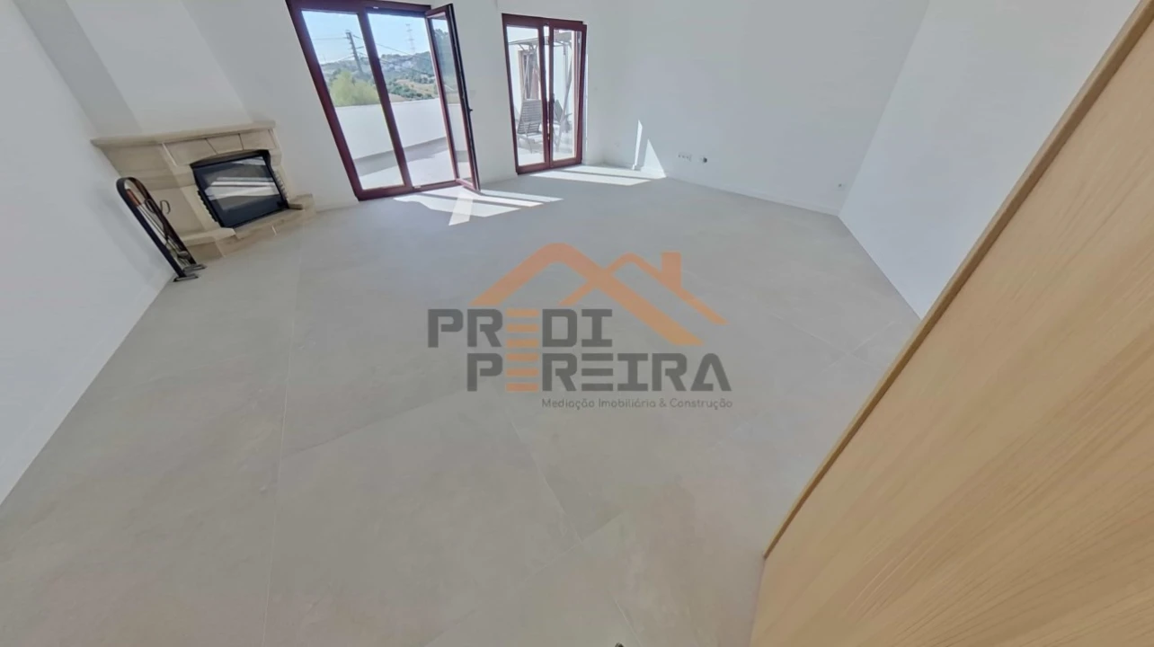 Apartamento T3 para Venda em Casal de Cambra Foto 15
