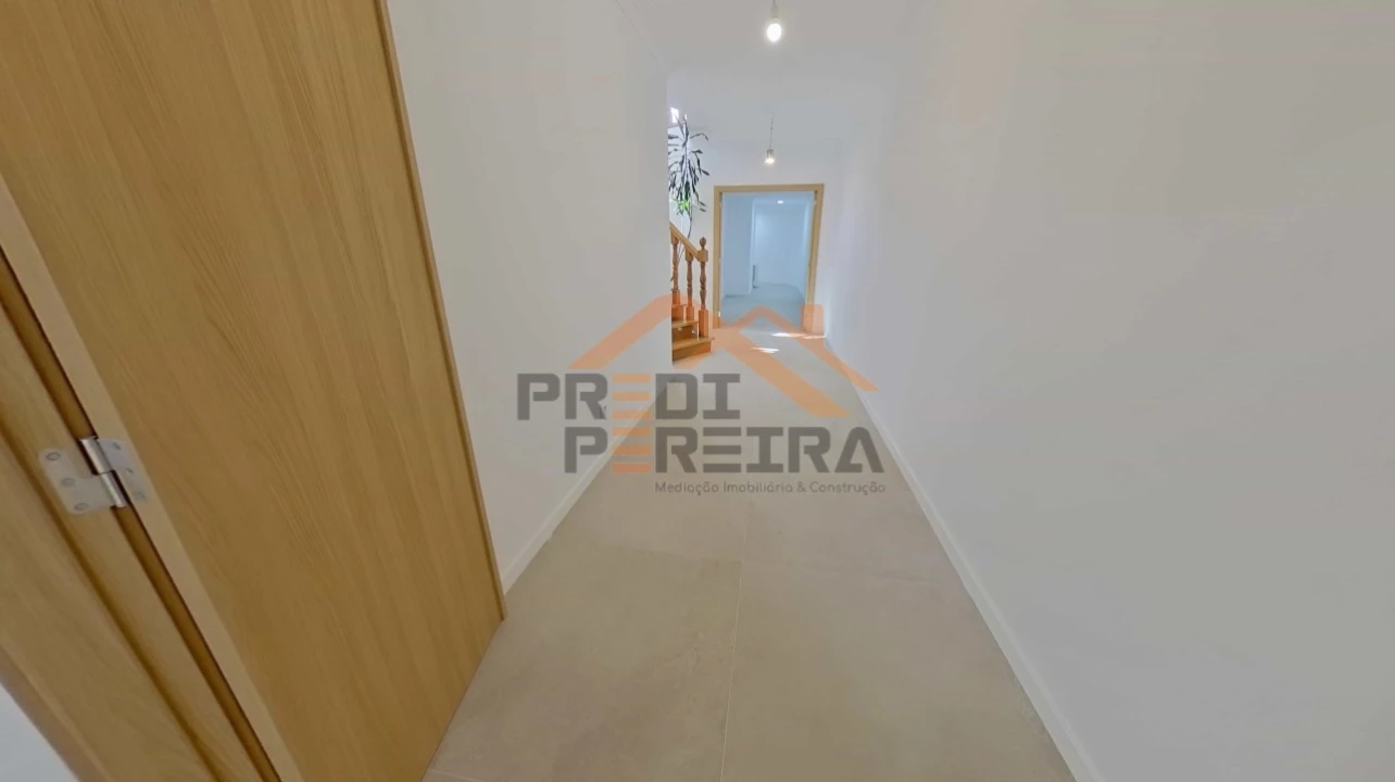Apartamento T3 para Venda em Casal de Cambra Foto 23