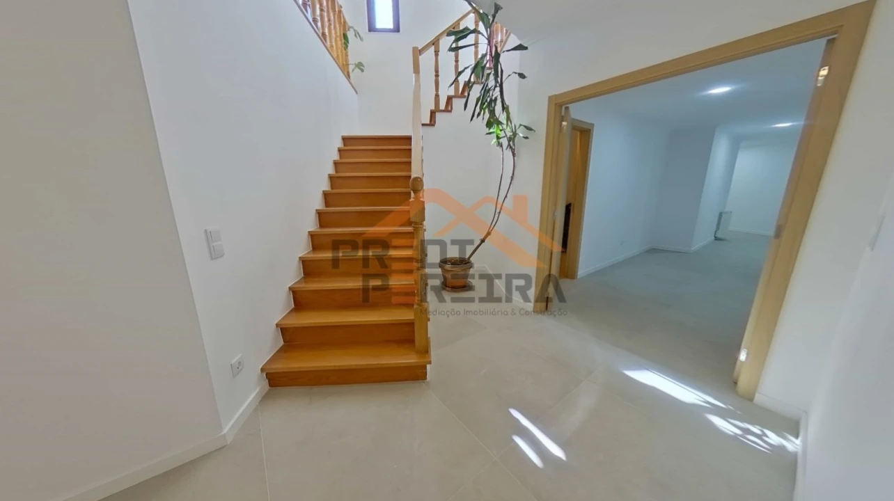 Apartamento T3 para Venda em Casal de Cambra Foto 26