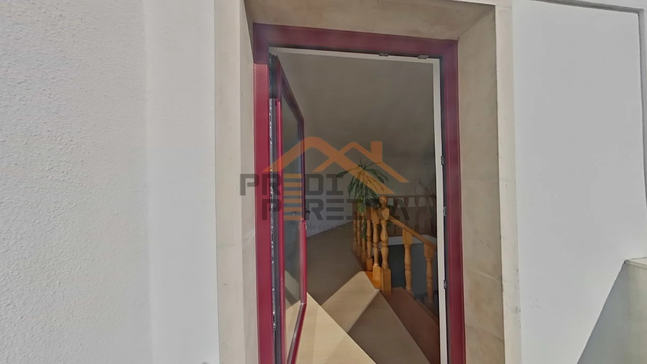 Apartamento T3 para Venda em Casal de Cambra Foto 36