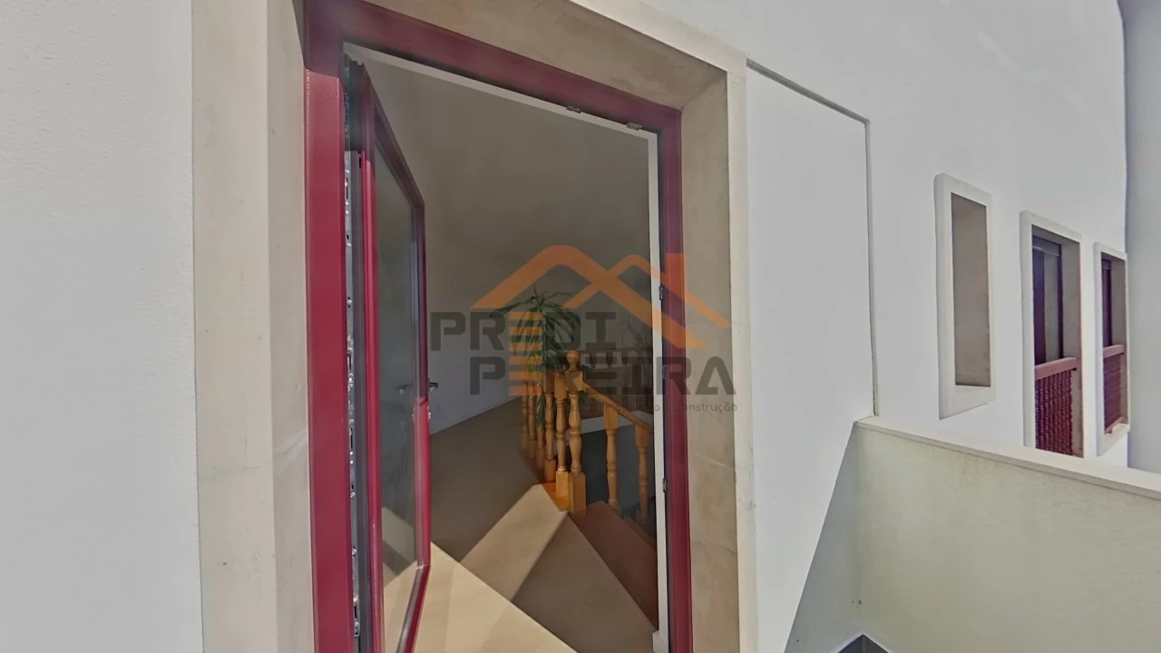 Apartamento T3 para Venda em Casal de Cambra Foto 44
