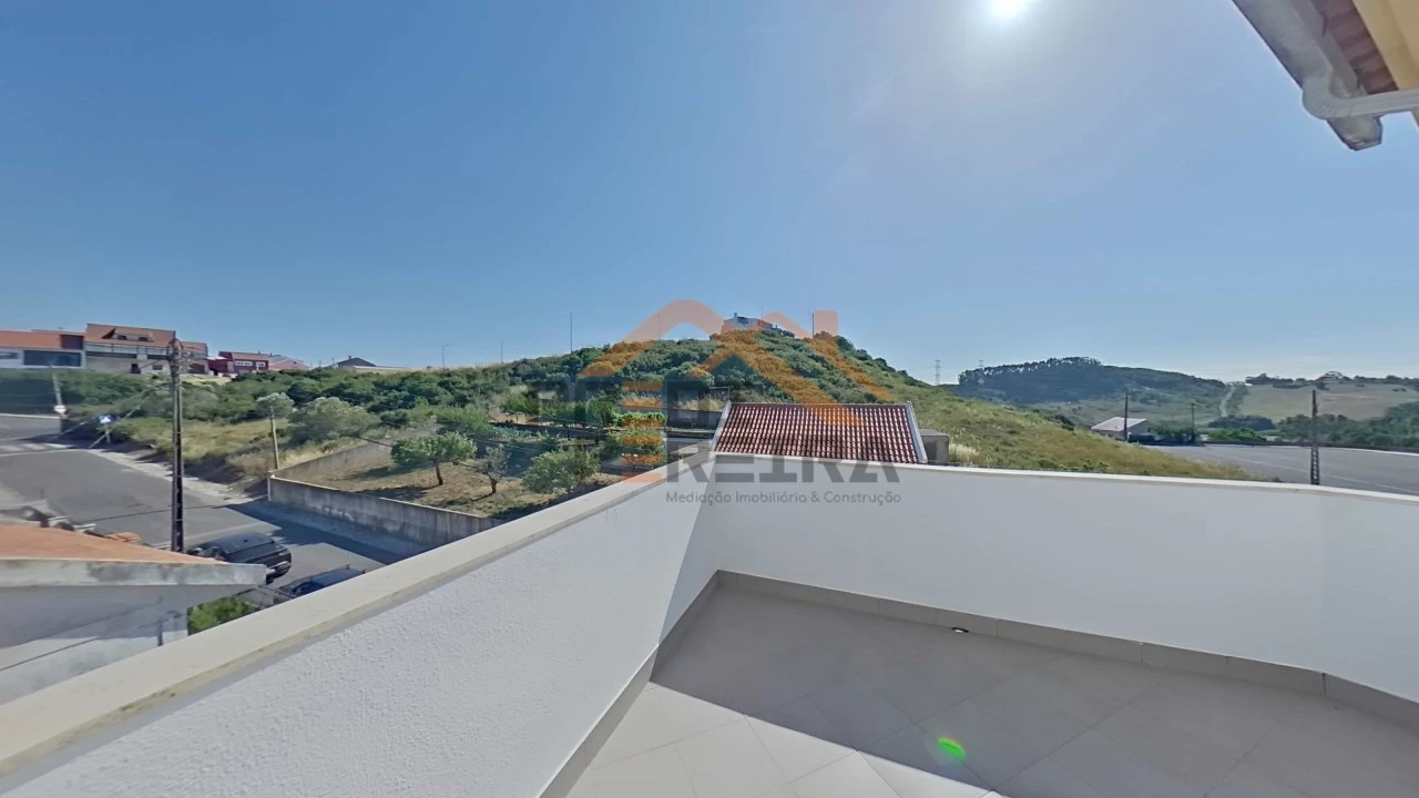 Apartamento T3 para Venda em Casal de Cambra Foto 52