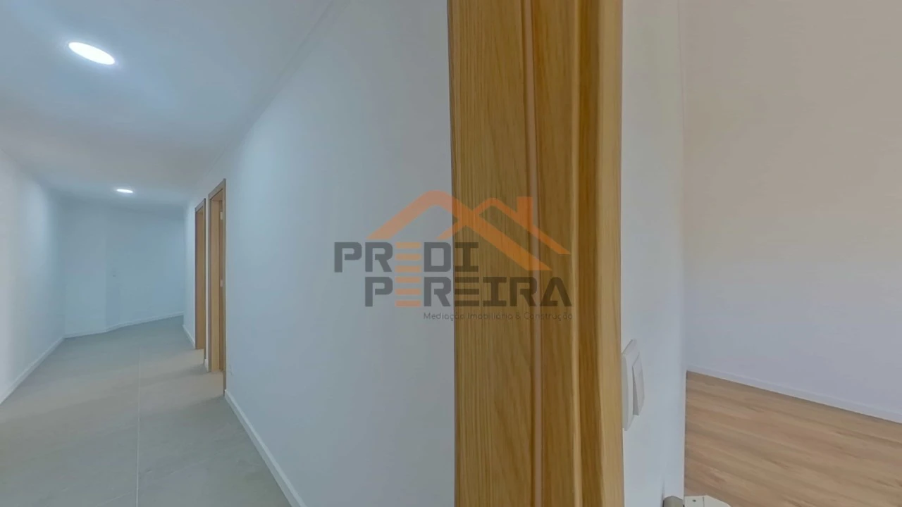 Apartamento T3 para Venda em Casal de Cambra Foto 55