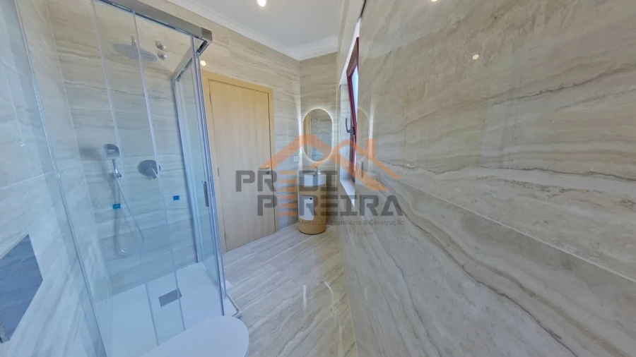 Apartamento T3 para Venda em Casal de Cambra Foto 3