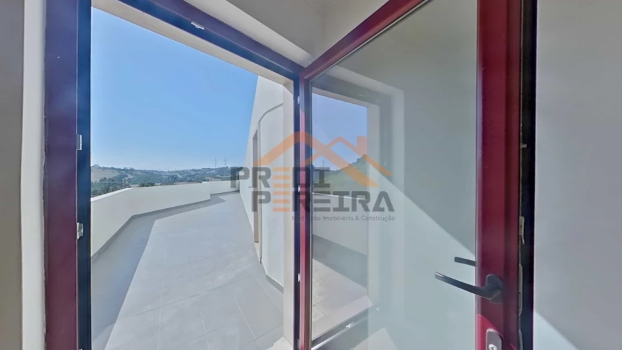 Apartamento T3 para Venda em Casal de Cambra Foto 41