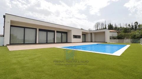Moradia T3 para Venda em Grilo