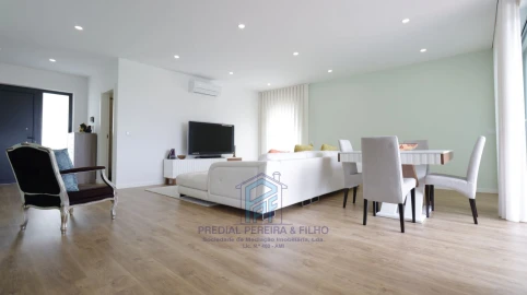 Moradia T3 para Venda em Grilo
