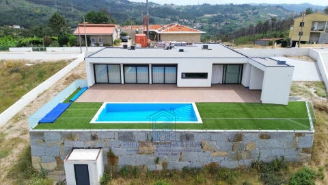 Moradia T3 para Venda em Grilo
