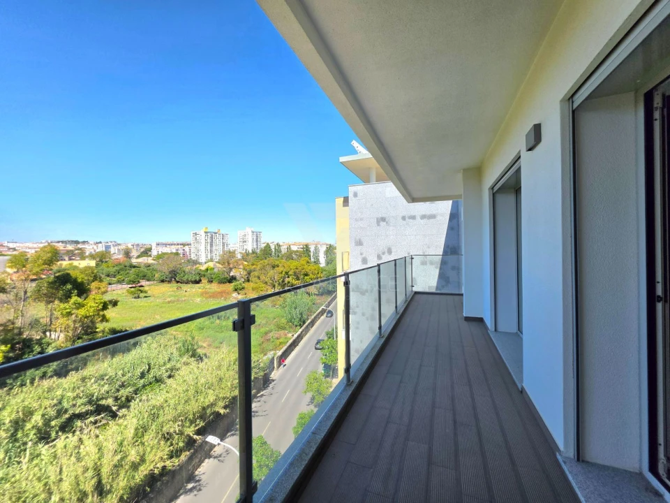 Apartamento T3 para Venda em Carcavelos e Parede Foto 7