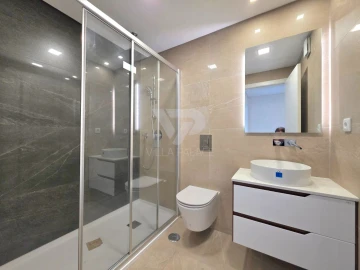 Apartamento T3 para Venda em Carcavelos e Parede