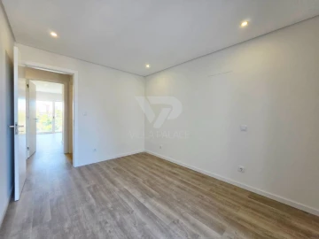 Apartamento T3 para Venda em Carcavelos e Parede