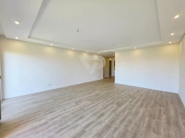 Apartamento T3 para Venda em Carcavelos e Parede