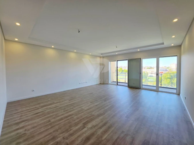 Apartamento T3 para Venda em Carcavelos e Parede Foto 3