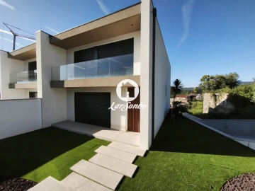 Moradia T3 para Venda em Fragoso