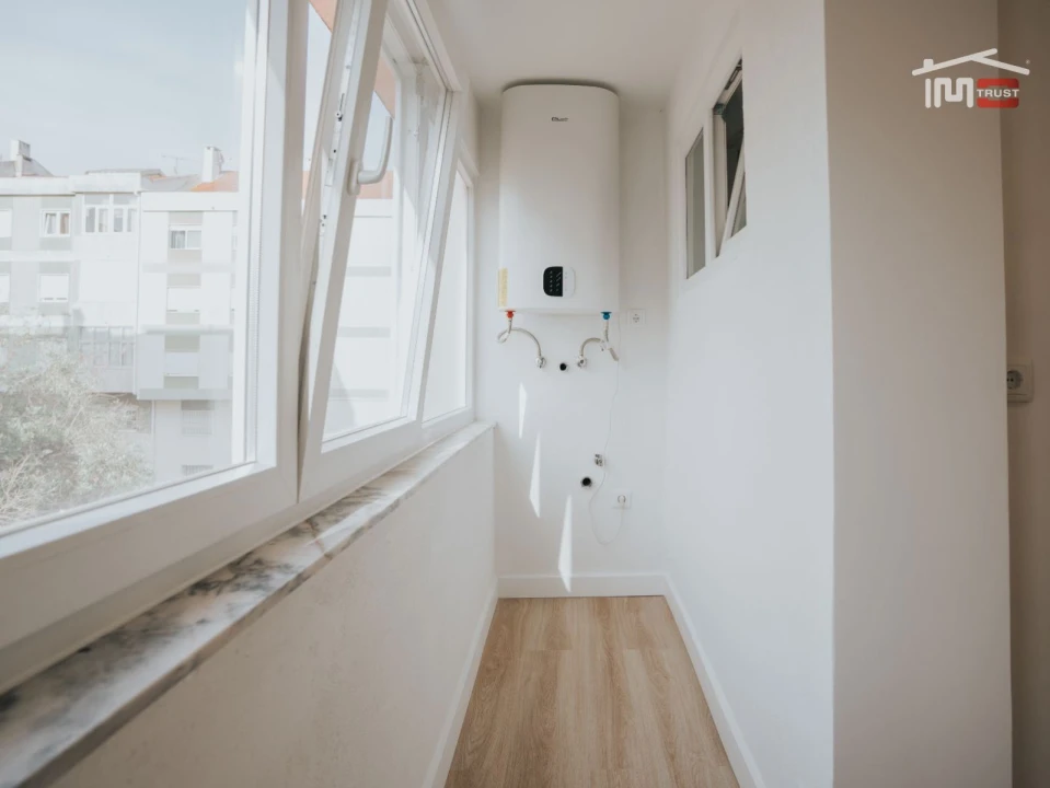 Apartamento T2 para Venda em Agualva e Mira-Sintra Foto 10