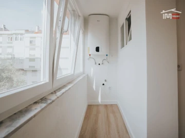 Apartamento T2 para Venda em Agualva e Mira-Sintra