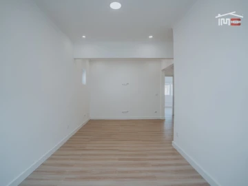 Apartamento T2 para Venda em Agualva e Mira-Sintra