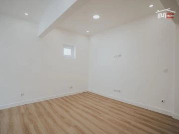Apartamento T2 para Venda em Agualva e Mira-Sintra