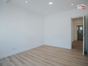 Apartamento T2 para Venda em Agualva e Mira-Sintra