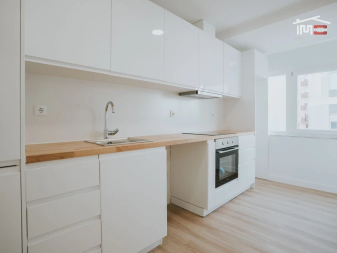 Apartamento T2 para Venda em Agualva e Mira-Sintra