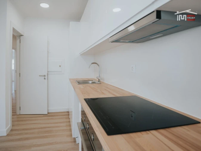 Apartamento T2 para Venda em Agualva e Mira-Sintra Foto 7