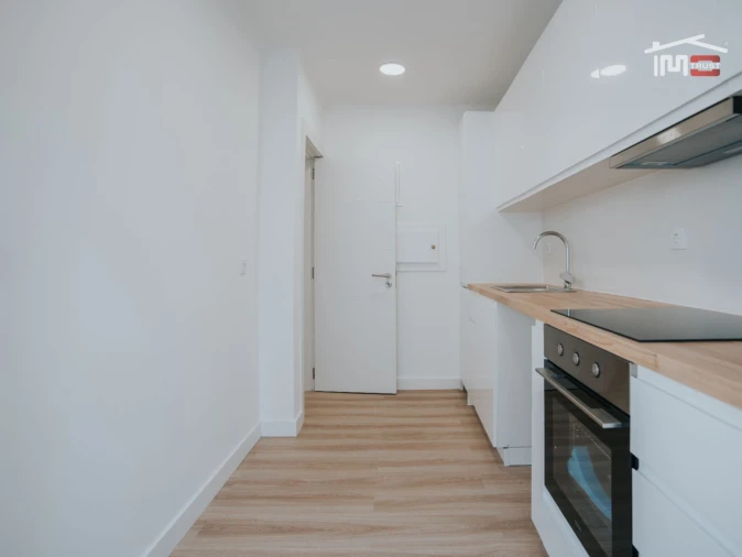 Apartamento T2 para Venda em Agualva e Mira-Sintra Foto 9