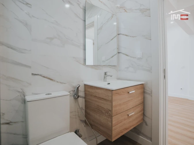 Apartamento T2 para Venda em Agualva e Mira-Sintra Foto 15