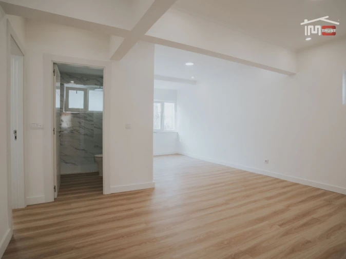 Apartamento T2 para Venda em Agualva e Mira-Sintra Foto 22