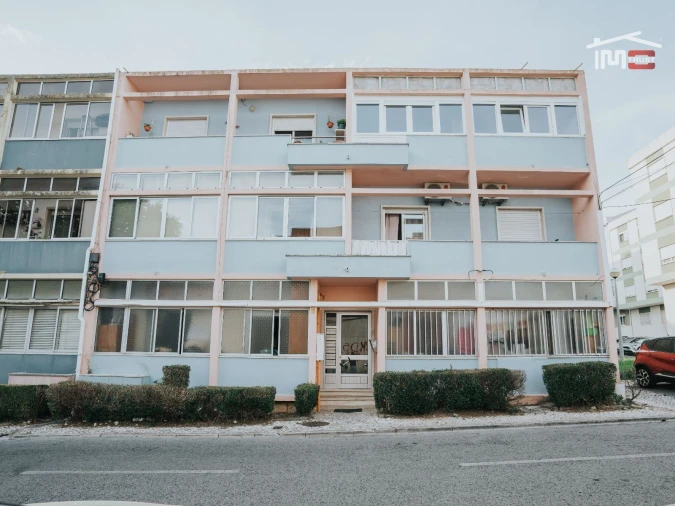 Apartamento T2 para Venda em Agualva e Mira-Sintra Foto 5