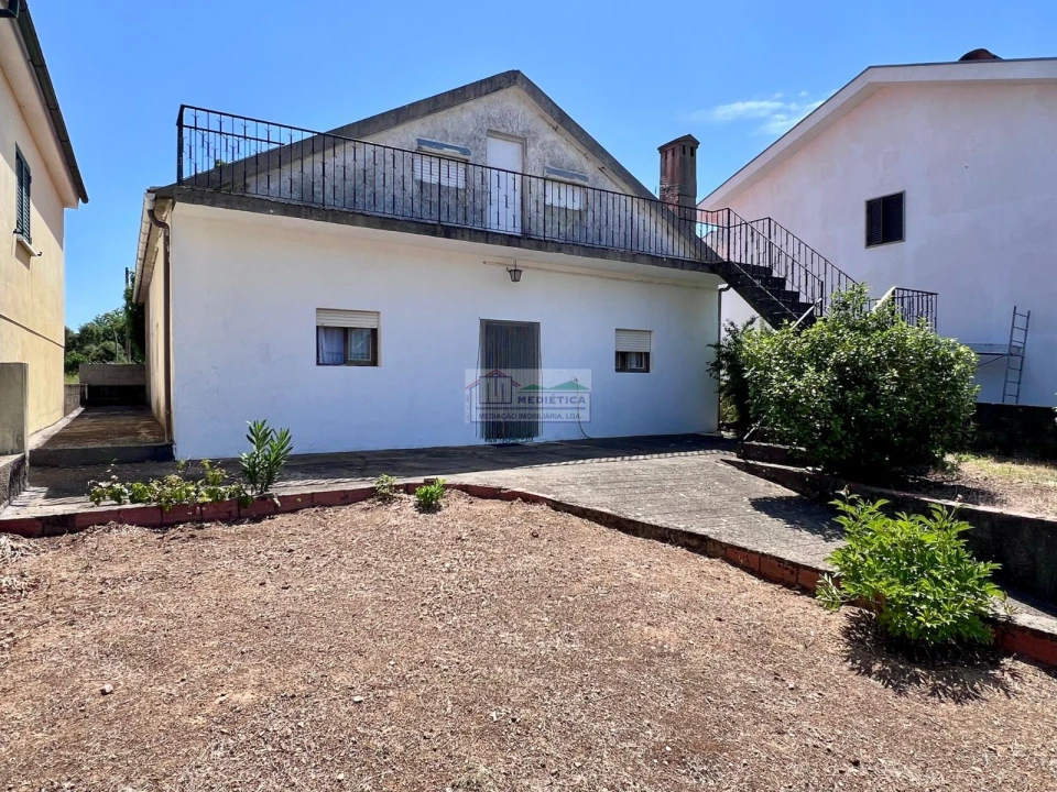 Moradia T4 para Venda em Sambade Foto 1