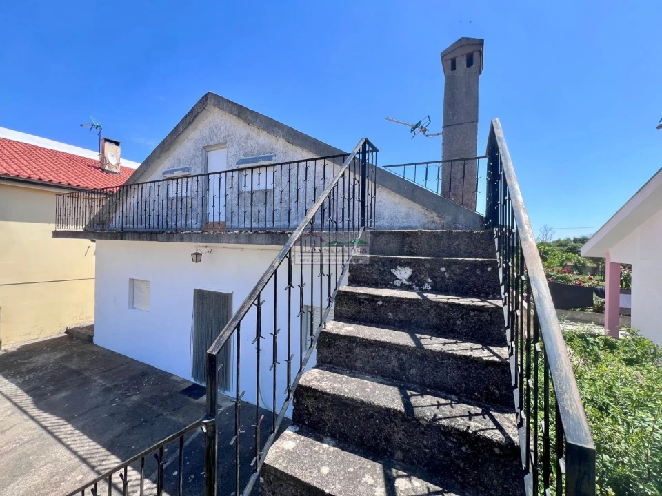 Moradia T4 para Venda em Sambade Foto 2