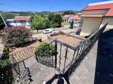 Moradia T4 para Venda em Sambade