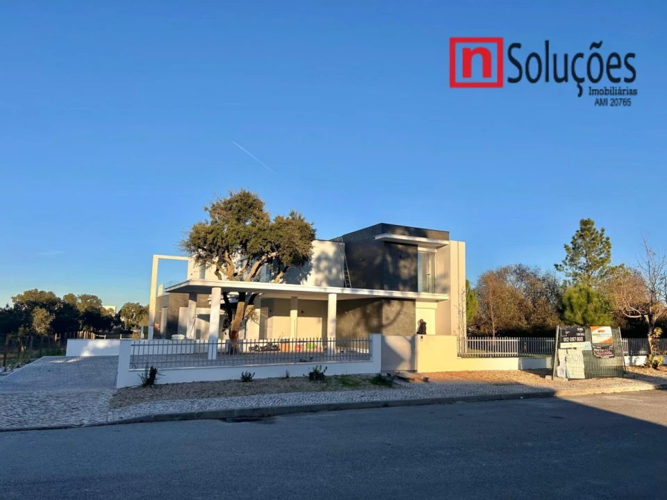 Moradia T6 para Venda em Santo Estêvão Foto 46