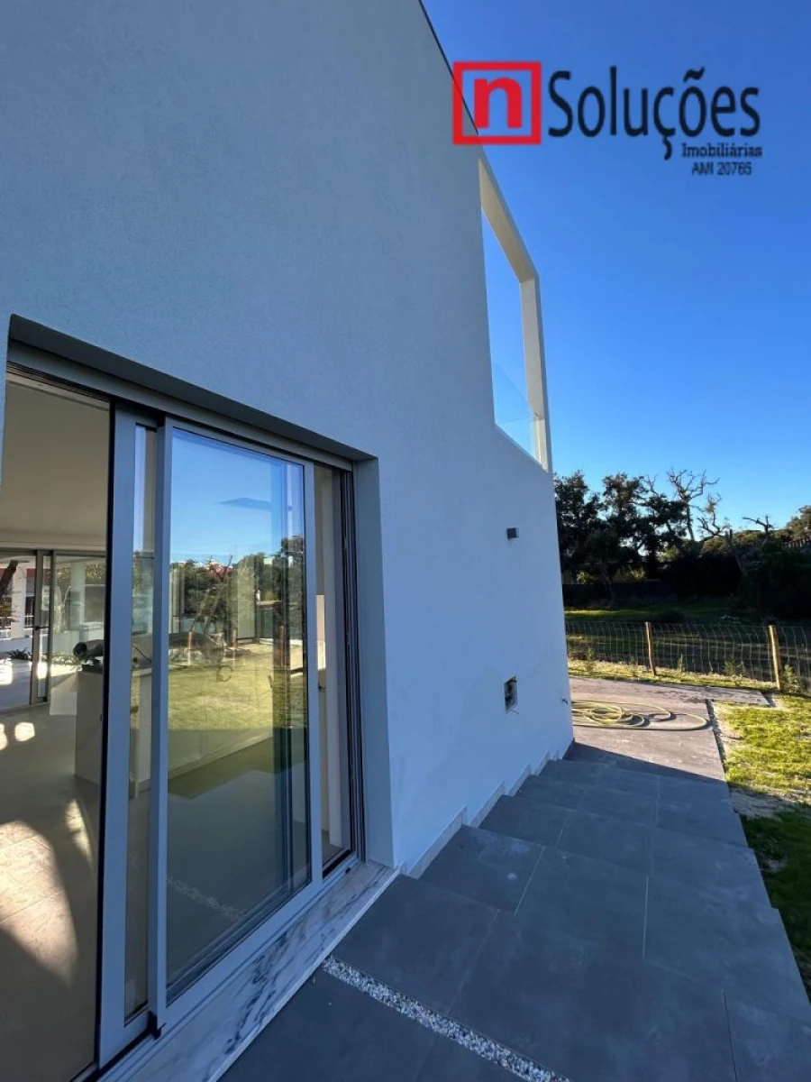 Moradia T6 para Venda em Santo Estêvão Foto 13