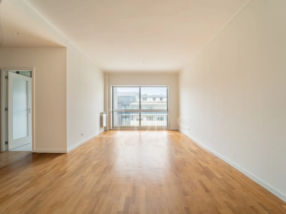 Apartamento T4 para Arrendamento em Aldoar, Foz do Douro e Nevogilde Foto 2