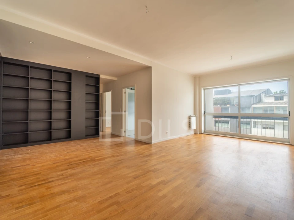 Apartamento T4 para Arrendamento em Aldoar, Foz do Douro e Nevogilde Foto 1