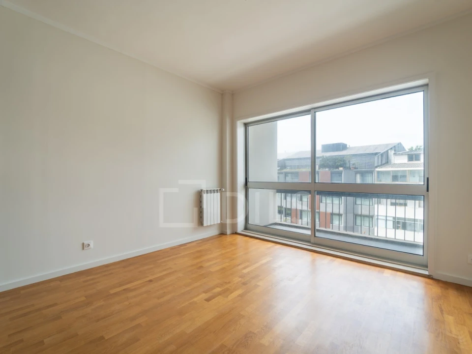 Apartamento T4 para Arrendamento em Aldoar, Foz do Douro e Nevogilde Foto 11