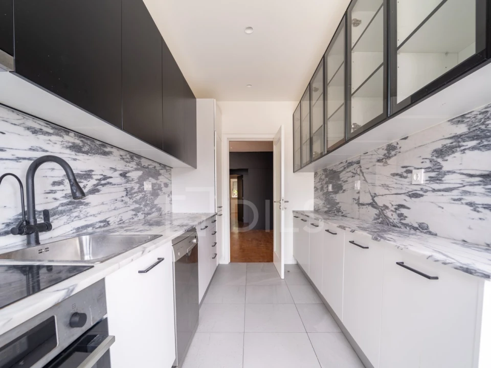 Apartamento T4 para Arrendamento em Aldoar, Foz do Douro e Nevogilde Foto 5