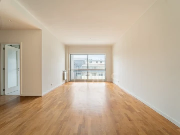 Apartamento T4 para Arrendamento em Aldoar, Foz do Douro e Nevogilde