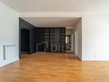 Apartamento T4 para Arrendamento em Aldoar, Foz do Douro e Nevogilde