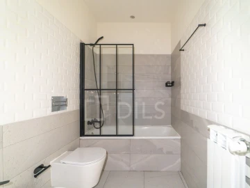 Apartamento T4 para Arrendamento em Aldoar, Foz do Douro e Nevogilde
