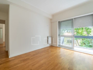 Apartamento T4 para Arrendamento em Aldoar, Foz do Douro e Nevogilde
